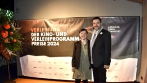 filmprogrammpreis 2023 der bundeskulturbeaufttagten für scala betreiberfamilie sandra und gösta oelstrom bildquelle presseinfo scala kulturpalast