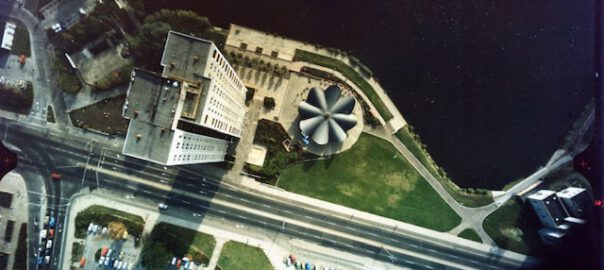 Blick auf Seerose, 1987©LHP-FB Stadtplanung-DOK Stadtentwicklung, Foto Interflug (Ausschnitt) | Grafik BüroStich. Quelle: PotsdamMuseum, Presse