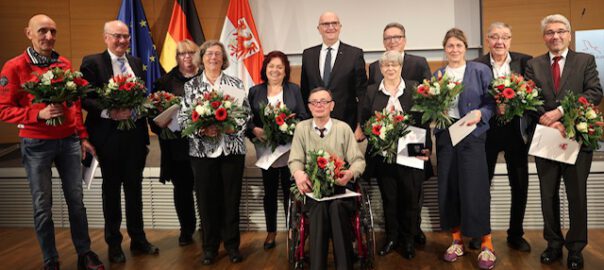 Verdienstmedaille Land Brandenburg 2025 Bild und bildquelle Staatskanzlei Brandenburg / Andy Lange