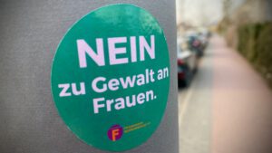 werder havel nein gewalt an frauen kasernenstrasse foto bernd reiher werderanderhavel.de