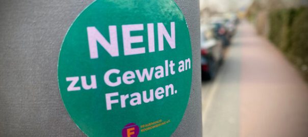 werder havel nein gewalt an frauen kasernenstrasse foto bernd reiher werderanderhavel.de