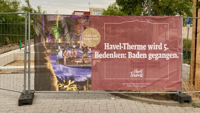 werder havel haveltherme banner bahnhof foto berndreiher werderanderhavel.de